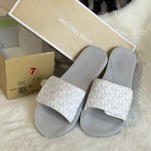 Michael Kors women’s slides